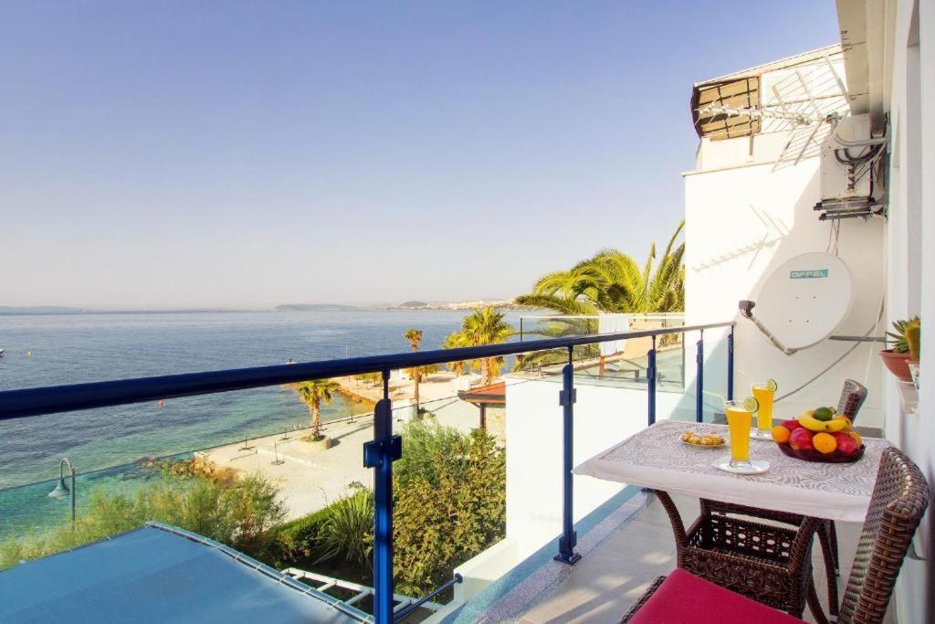 Beach Guesthouse Mediteran Podstrana Exterior photo